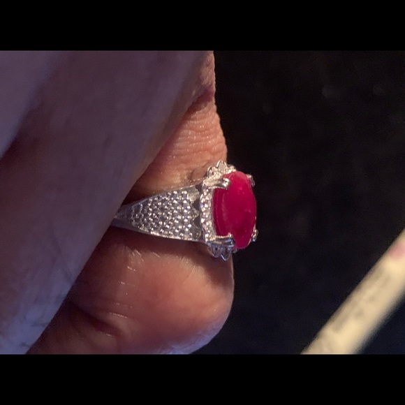 Ruby & Diamonds Ring - Picture 2 of 4